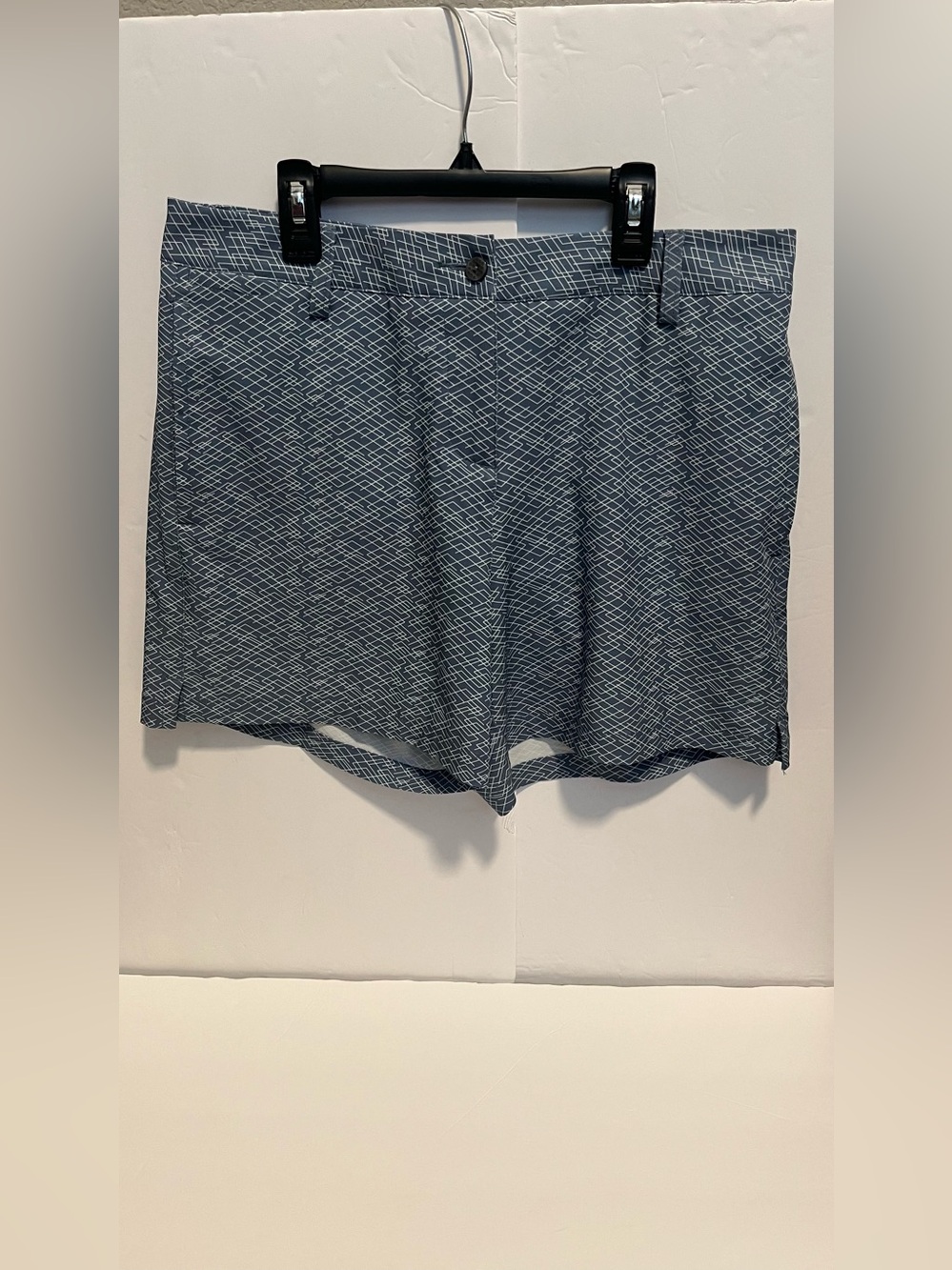 Puma Women’s Blue & White Geometric Print DryCell  Golf Shorts Size